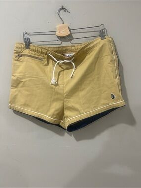 Men's Athletic Yellow Drawstring Shorts with Contrast Trim